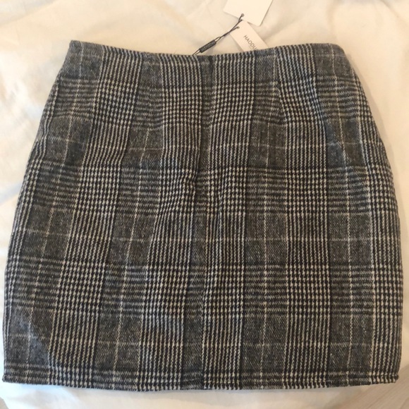 NWT plaid mini skirt - Picture 3 of 4